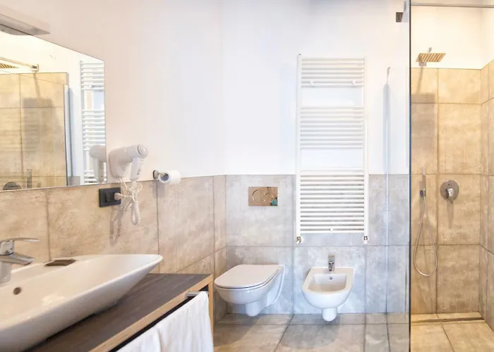 Hotel Taverna Napoleone 3*