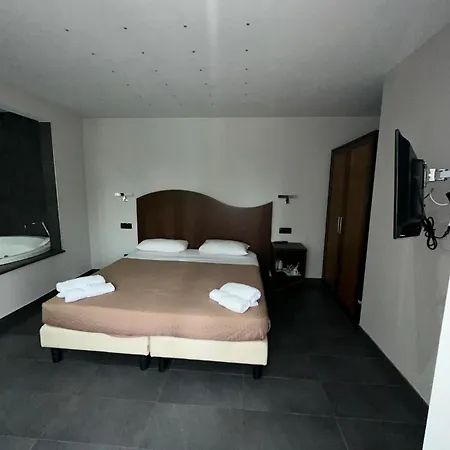 호텔 Taverna Napoleone