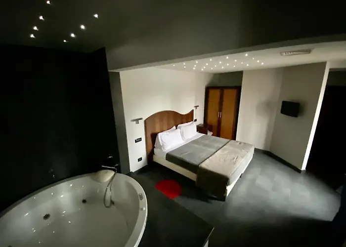 Hotell Taverna Napoleone 3*